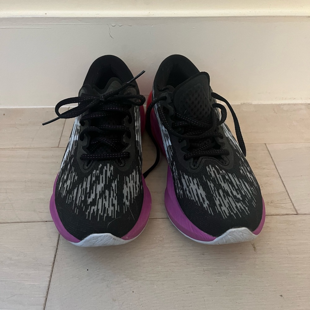 ASICS Novablast 3 - Women’s Size 8.5 - Black/Soft Sky